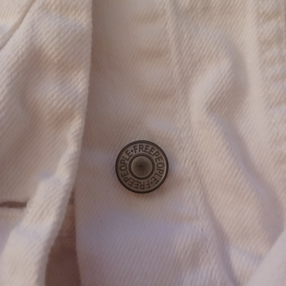 Free people White Denim Jean Jacket XS Metal Buttons Short - Picture 3 of 8
